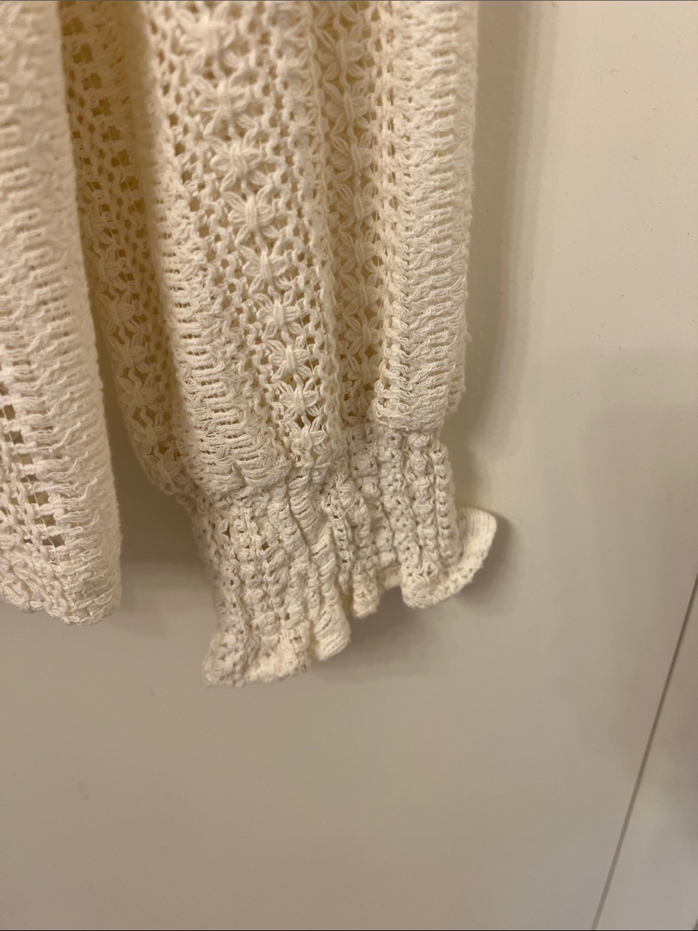 Eve Oliver Cream Open-Knit V-Neck Sweater - Picture 4 of 4